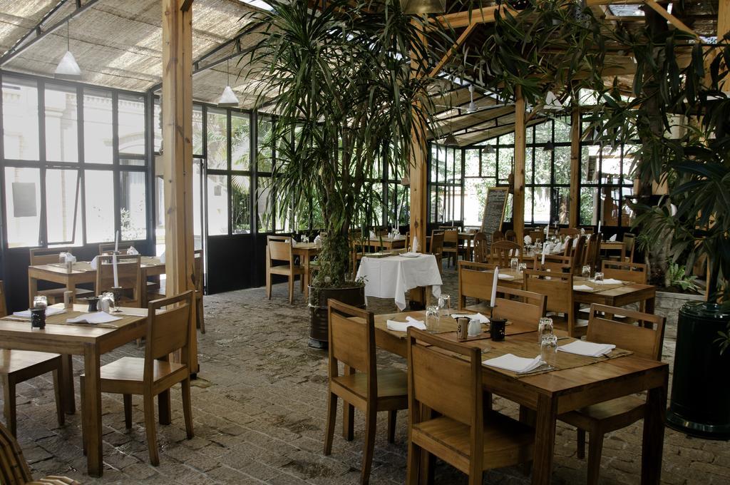 Hotel Restaurant Le Combava Antananarivo Esterno foto