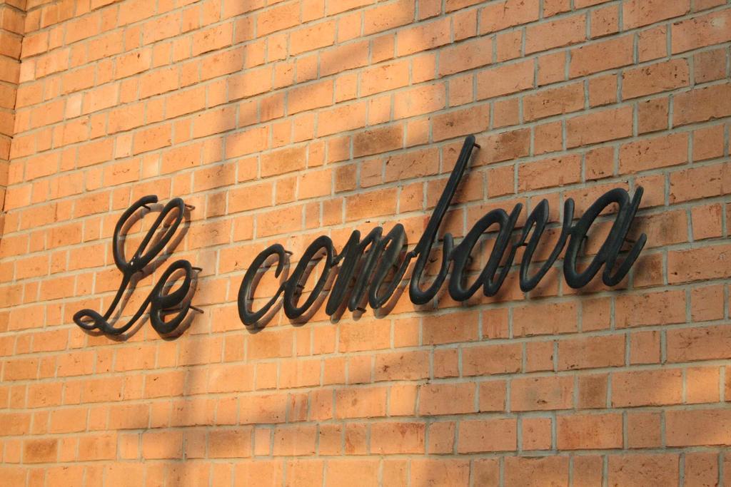 Hotel Restaurant Le Combava Antananarivo Esterno foto