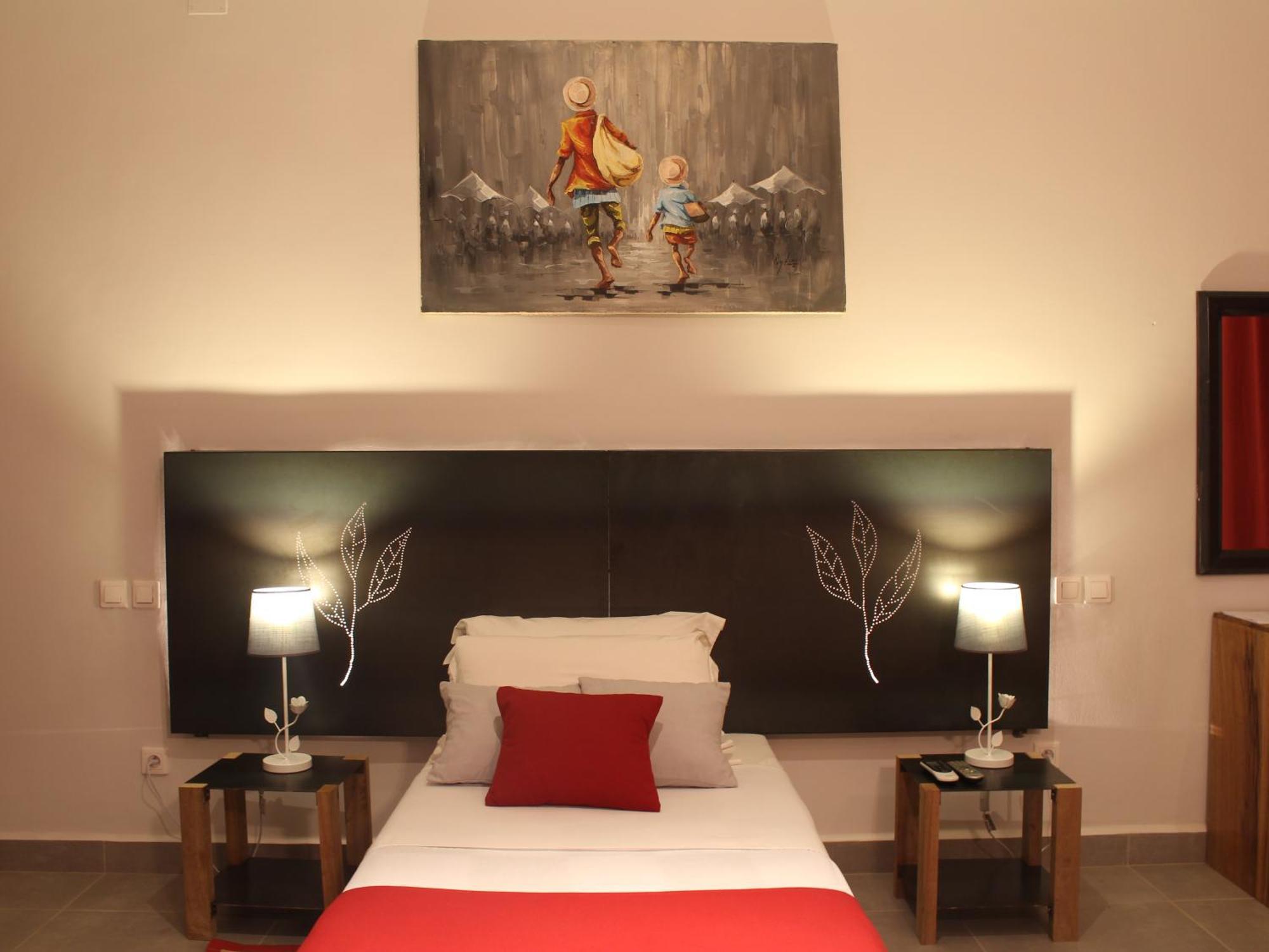 Hotel Restaurant Le Combava Antananarivo Esterno foto
