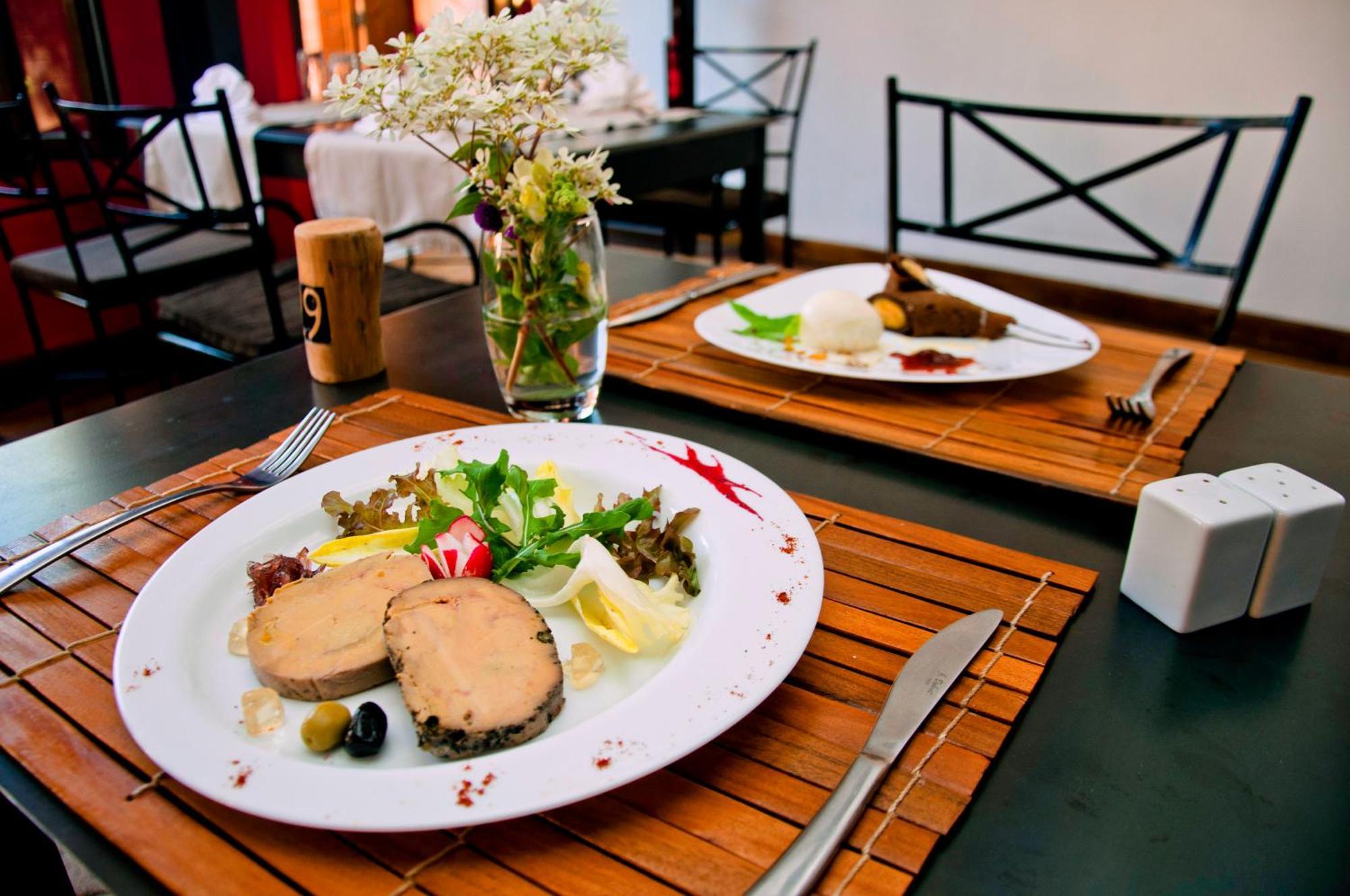 Hotel Restaurant Le Combava Antananarivo Esterno foto