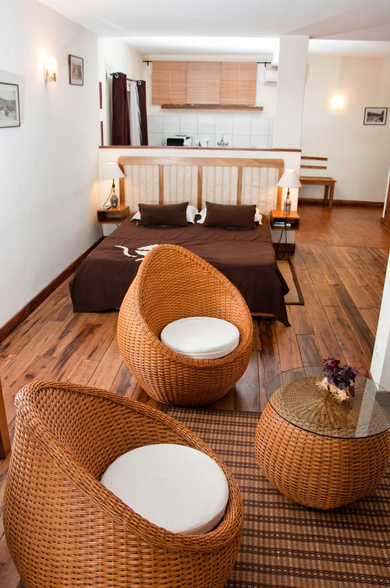 Hotel Restaurant Le Combava Antananarivo Esterno foto