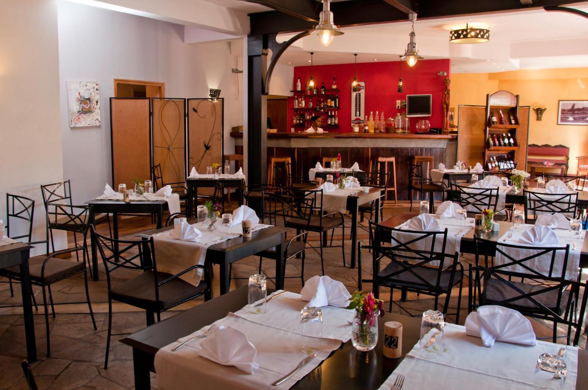 Hotel Restaurant Le Combava Antananarivo Esterno foto